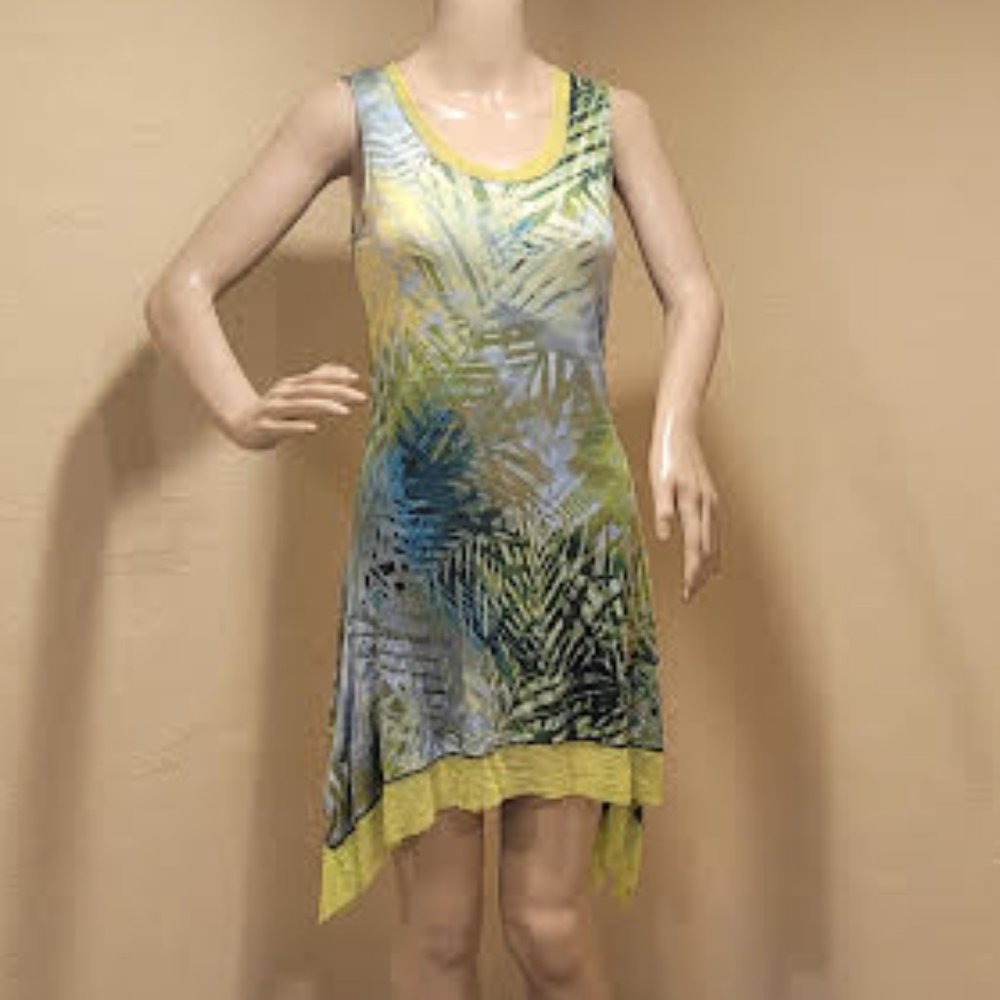 Cupio wome's sleeveless soft light weight striking tropical pattern - Small - Picture 6 of 8
